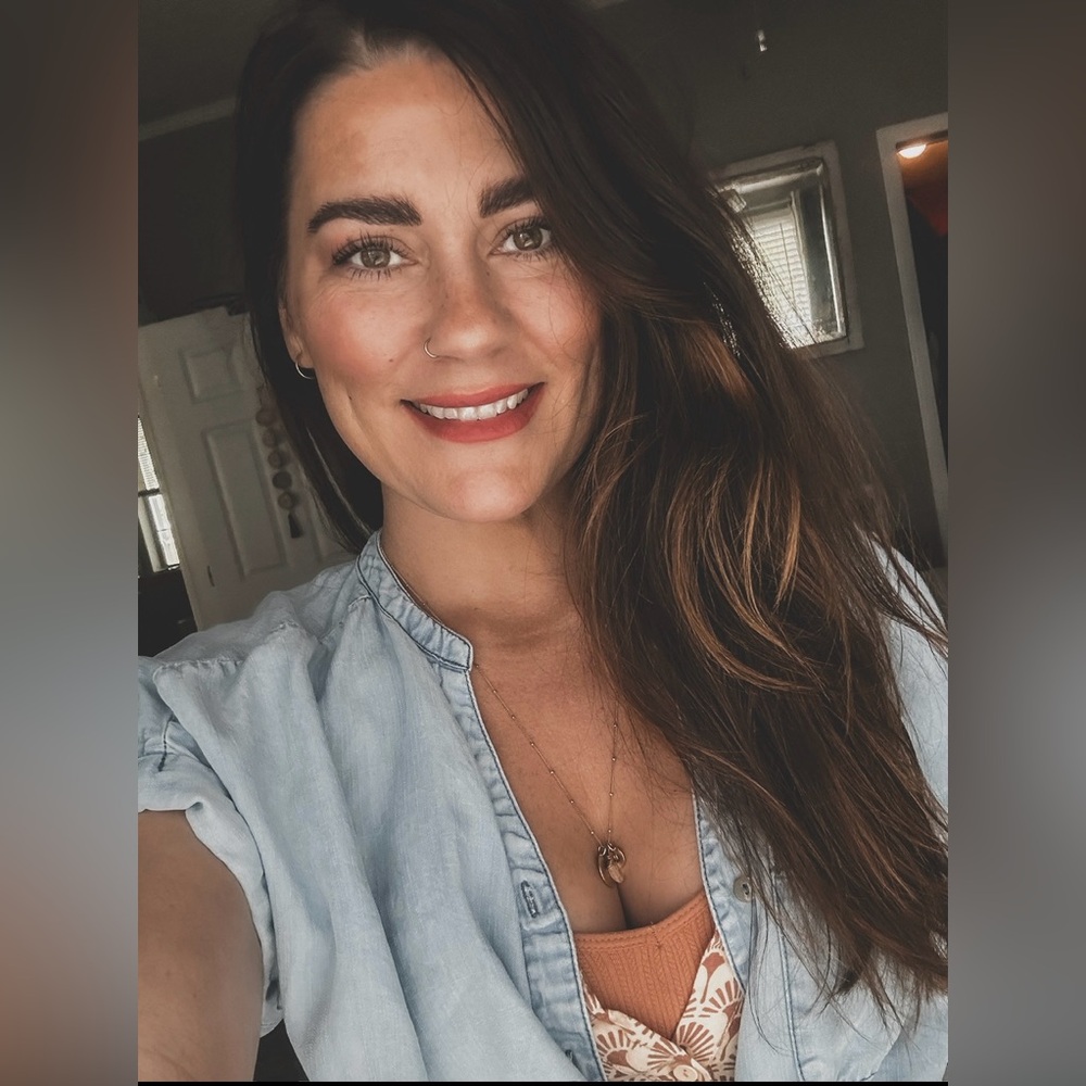 Meet your Posher, Suzanne